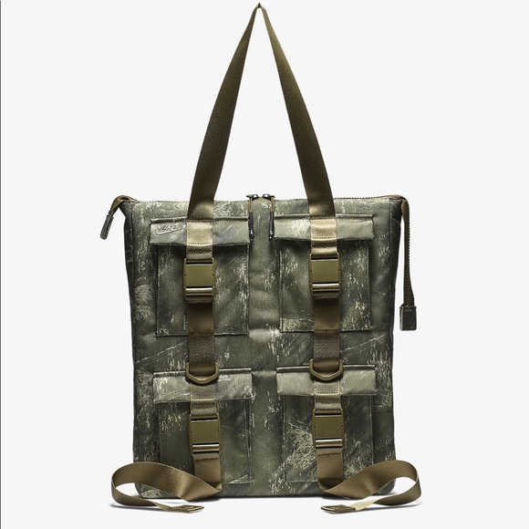 Nike Realtree Printed Pocket Tote NWT - Picture 2 of 8